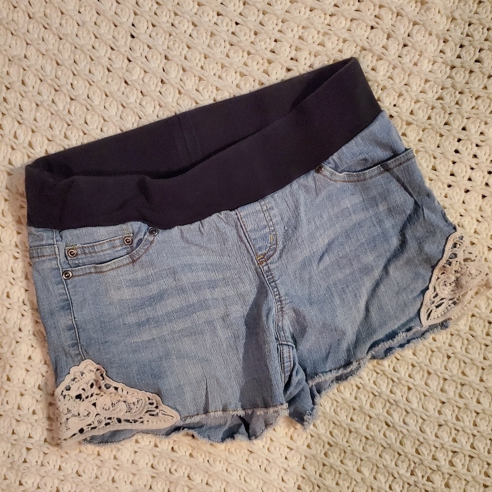 Maternity Shorts Size Medium